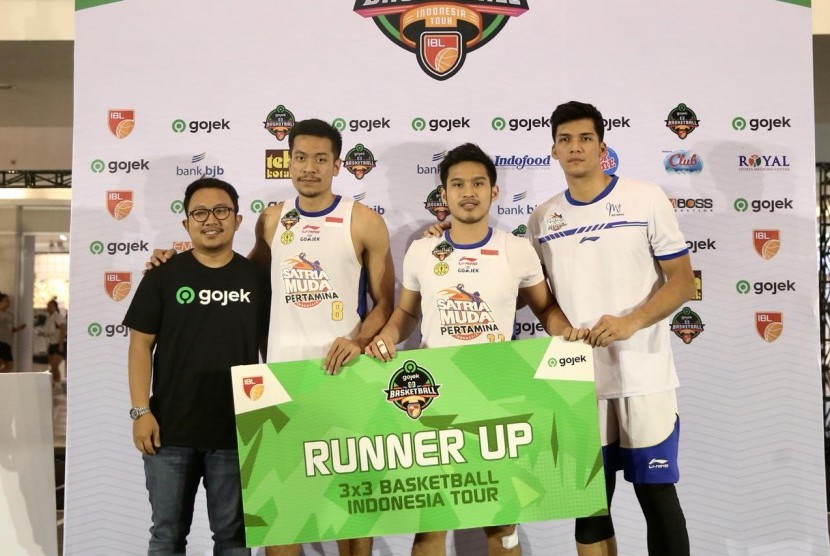 Tiga pemain Satria Muda Pertamina yang tampil di IBL Gojek 3x3 Seri 4 Bandung.