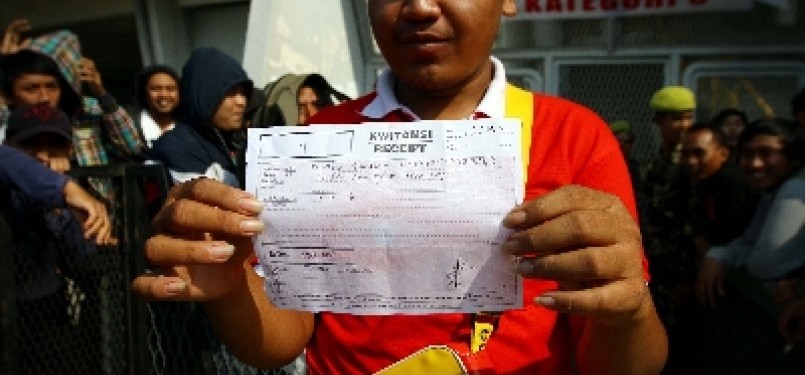 Penonton yang berhasil mendapatkan tiket pertandingan Timnas Indonesia, ilustrasi