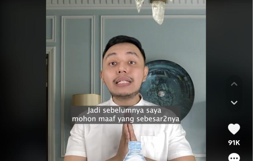 TikTokers Gerald Vincent akhirnya meminta maaf kepada Le Minerale dan pihak terkait serta masyarakat atas unggahannya yang viral.