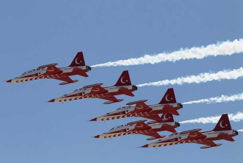   Tim aerobatik Angkatan Udara TUrki. (ilustrasi)