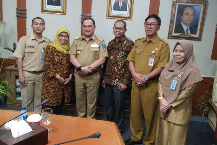 Tim ahli dari IPB bersama Gubernur Bangka Belitung, Erzaldi Rosman, Selasa (26/12).