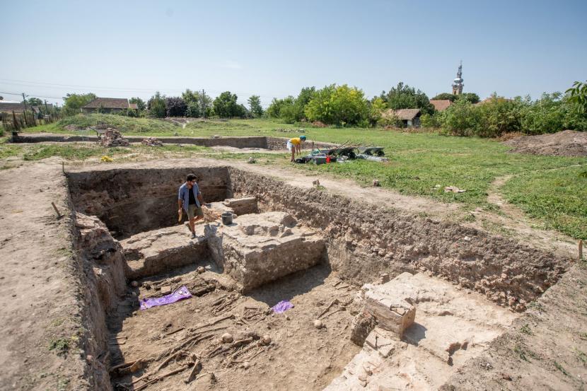 Tim arkeolog dari Hungaria dan Rumania meyakini telah menemukan makam Raja Andrew II dari Hungaria. 