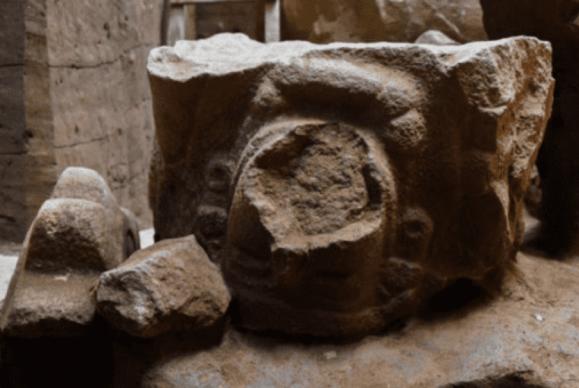 Tim arkeolog Guatemala menemukan dua monumen Olmec kuno yang berusia sekitar 2.500 tahun.