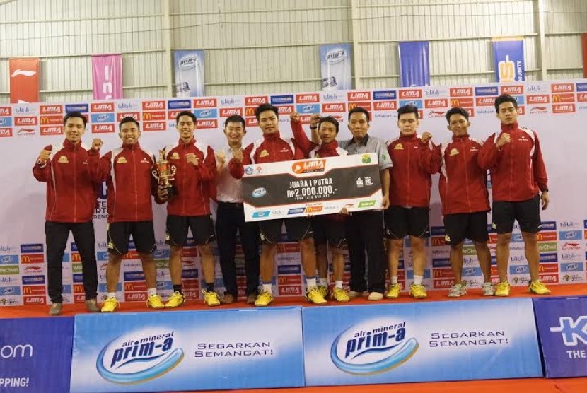 Tim Badminton Putra Universitas Trisakti (USAKTI) menjadi yang terbaik dalam kompetisi LIMA Badminton Air Mineral Prim-A Greater Jakarta + Nusantara Conference 2014. USAKTI memastikan gelar juara setelah di partai Final Selasa (27/5), mengalahkan tim Badmi