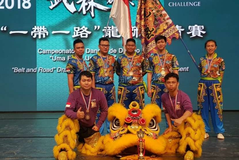 Tim barongsai BSI meraih prestasi di kejuaraan internasional di Cina.