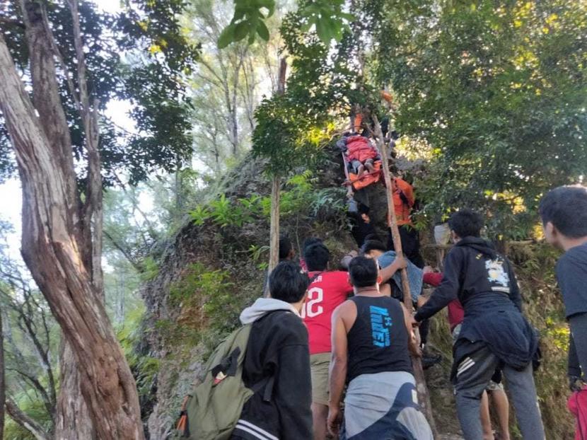 Kelima pendaki Gunung Guntur Gantur dievakuasi dalam kondisi selamat (Foto: ilustrasi)
