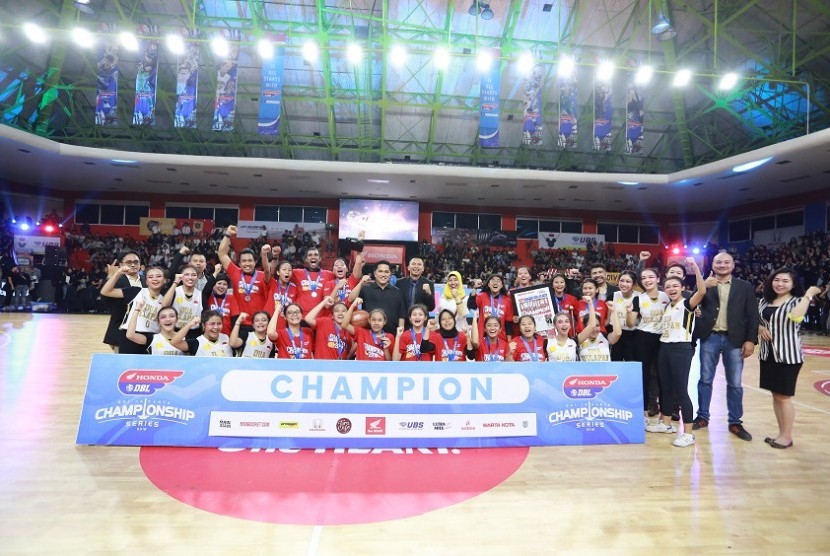 Tim basket putri SMAN 28 menjadi juara Honda Developmental Basketball League (DBL) DKI Jakarta Series 2018.