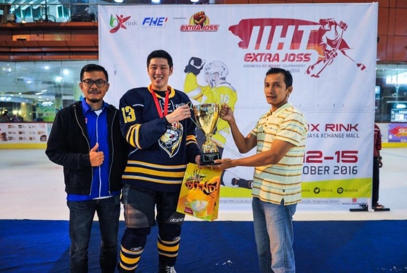 Tim Batavia Demons juara Indonesia Ice Hockey Tournament Extra Joss 2016 (IIHT Extra Joss 2016).  