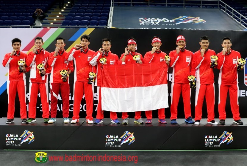 Tim beregu putra bulu tangkis Indonesia raih emas dengan menaklukkan tim beregu putra Malaysia dengan 3-0, Kamis (24/8).