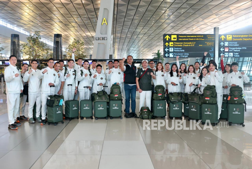Tim bulu tangkis Indonesia yang akan berlaga di SEA Games 2025 Thailand.