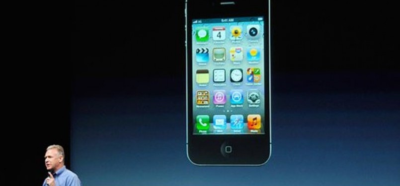 Tim Cook saat peluncuran iPhone 4S