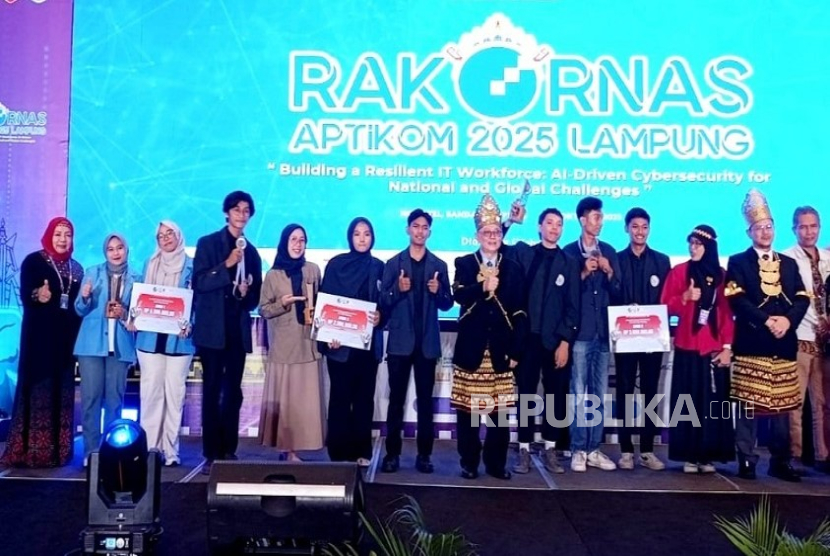 Tim CoSight dari Program Studi (Prodi) Sains Data Universitas Nusa Mandiri (UNM) diumumkan sebagai Juara I Pesta Data Nasional (PeDaS) 2025.