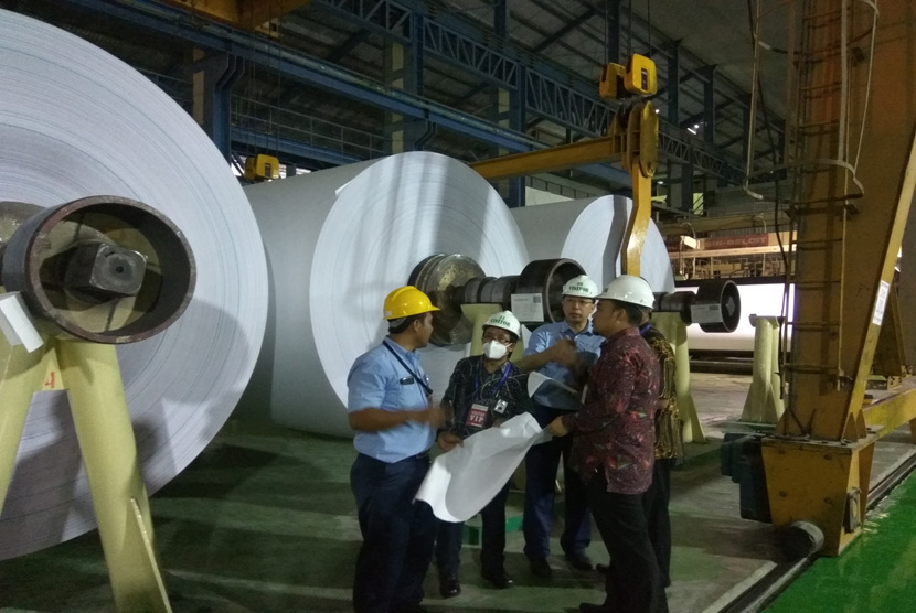 Suasana di pabrik 9 PT Pindo Deli II Pulp and Papers Mills, di Karawang.