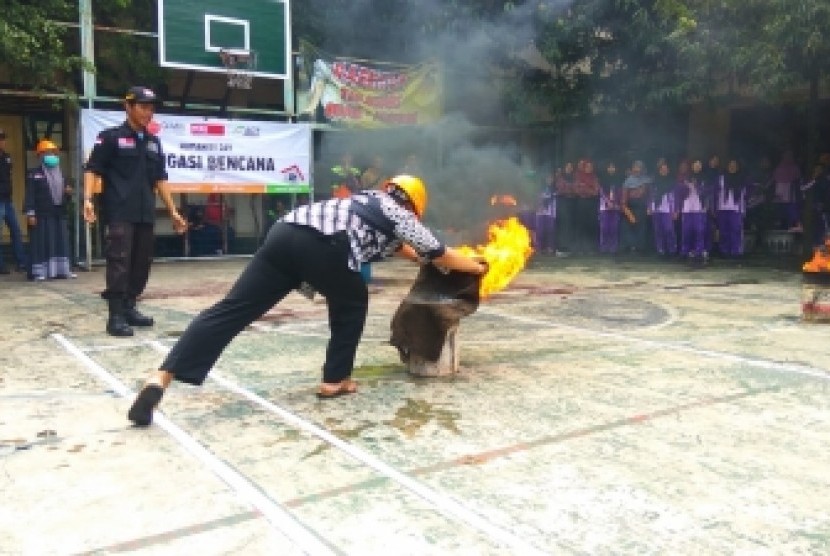 (ilustrasi) Tim DER (Disaster Emergency Response) MRI-ACT DIY mengadakan pelatihan mitigasi kebencanaan yang bertajuk ‘Humanity Day’ bersama siswa-siswi SMPN 9 Yogyakarta, Jumat (18/1).