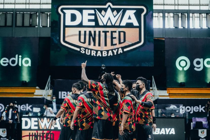 Tim Dewa United Surabaya