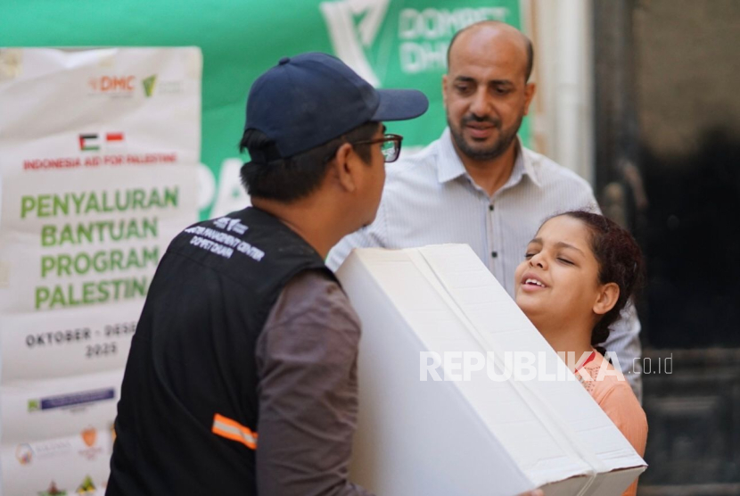 Ratusan Pengungsi Palestina di Jofah, Yordania, Terima Bantuan Makanan dari Indonesia