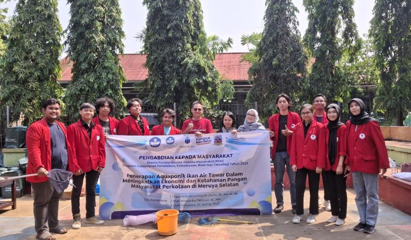 Tim dosen dan mahasiswa UMB Jakarta mengembangkan budidaya ikan air tawar dan sayuran dengan sistem Aquaponik, bagi warga di kawasan Kelurahan Meruya Selatan, Jakarta Barat.