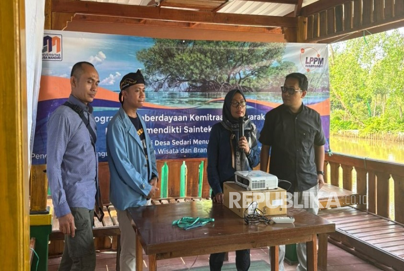Tim dosen dan mahasiswa Universitas Nusa Mandiri (UNM) bersama Universitas Bina Sarana Informatika (UBSI) melaksanakan kegiatan Pengabdian kepada Masyarakat (PkM) di Desa Sedari, Kabupaten Karawang, Rabu (14/8/2025).