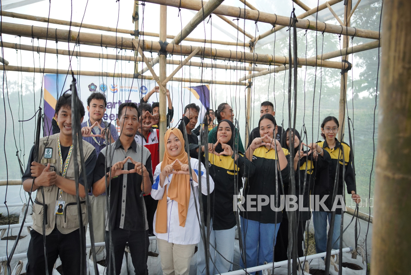 AKPRIND Terapkan Smart Farming Green House Tingkatkan Produktivitas Kelompok Tani Ngudi Mulyo