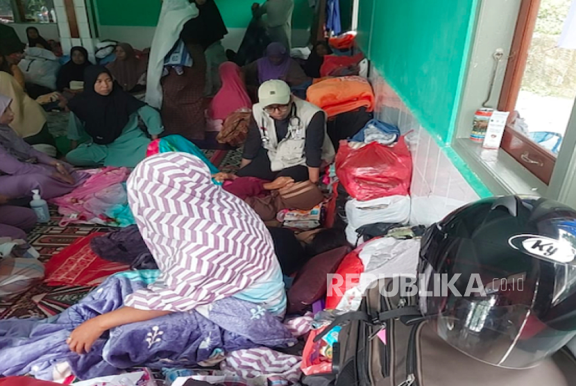 Terjun ke Agam, Tim EMT BSMI Temui Banyak Anak Derita Batuk Hingga Diare