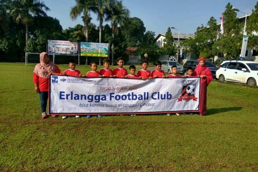 Tim Erlangga Merah.