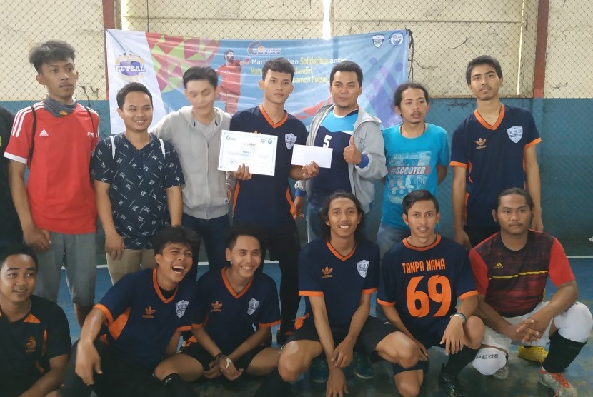 Tim futsal yang menjadi pemenang pada turnamen futsal STMIK Nusa Mandiri Jakarta.