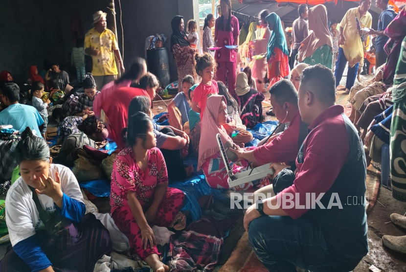 AGP-BAS Dirikan Posko Medis dan Salurkan Sembako untuk Korban Banjir di Tapteng dan Tapsel