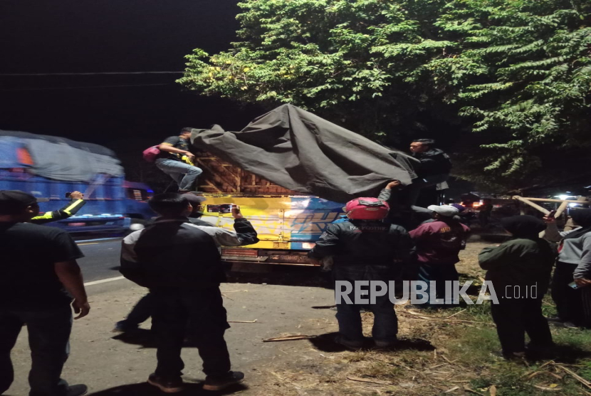 Tim gabungan Balai Penegakan Hukum Kehutanan (Gakkum) Wilayah Jawa, Bali, dan Nusa Tenggara (Jabalnusra), Balai Taman Nasional Meru Betiri, serta Balai Taman Nasional Baluran berhasil menggagalkan upaya pengangkutan kayu ilegal dari kawasan konservasi Taman Nasional Meru Betiri.