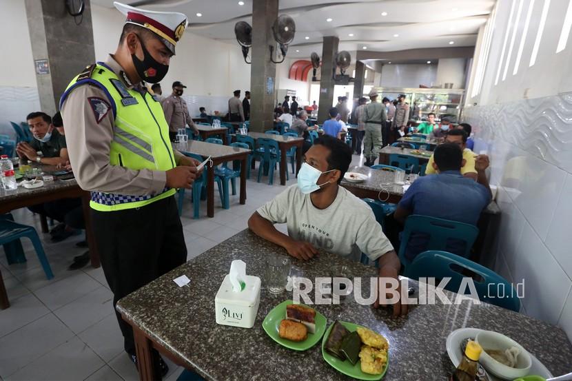 Pendapatan pajak restoran di Kabupaten Bekasi mulai naik per Mei 2022.