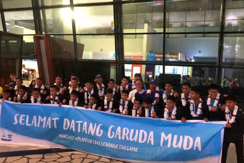 Tim Garuda Muda tiba di tanah air setelah mengikuti babak final Piala Dunia Danone Nation Cup U-12 di Barcelona tanggal 11-13 Oktober lalu.