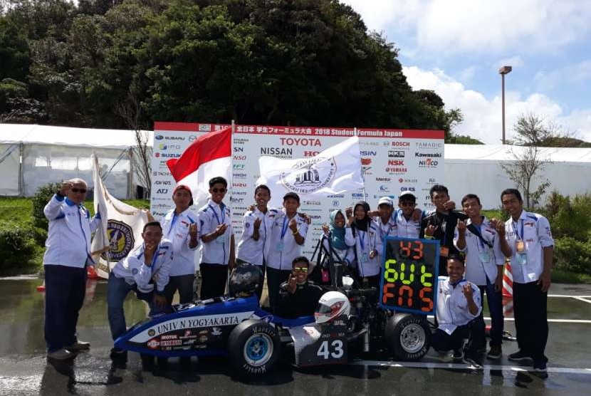  Tim Garuda Universitas Negeri Yogyakarta (UNY) di Student Formula Japang 2018.