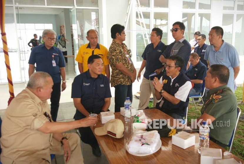 Tim INASGOC yang dipimpin Wakil Ketua Sjafrie Sjamsoeddin, Kamis (5/7) melakukan peninjauan ke komplek Jakabaring Sport City (JSC) dengan didampingi Gubernur Sumatera Selatan (Sumsel) Alex Noerdin.