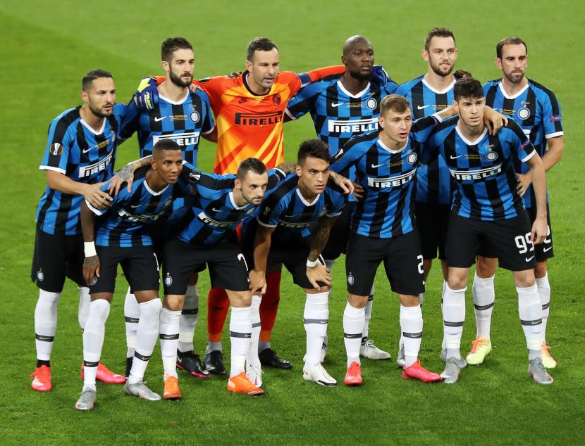 Tim Inter sebelum pertandingan final Liga Eropa UEFA antara Sevilla FC dan Inter Milan di Cologne, Jerman 21 Agustus 2020.