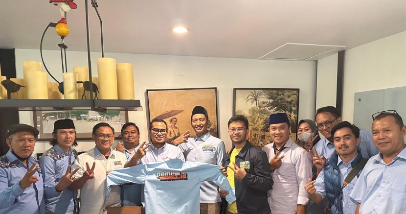 Tim Kampanye Nasional Pemilih Muda atau TKN Fanta Prabowo-Gibran melakukan konsolidasi dengan Tim Kampanye Daerah (TKD) Provinsi Banten serta para pimpinan organisasi sayap partai Koalisi Indonesia Maju.