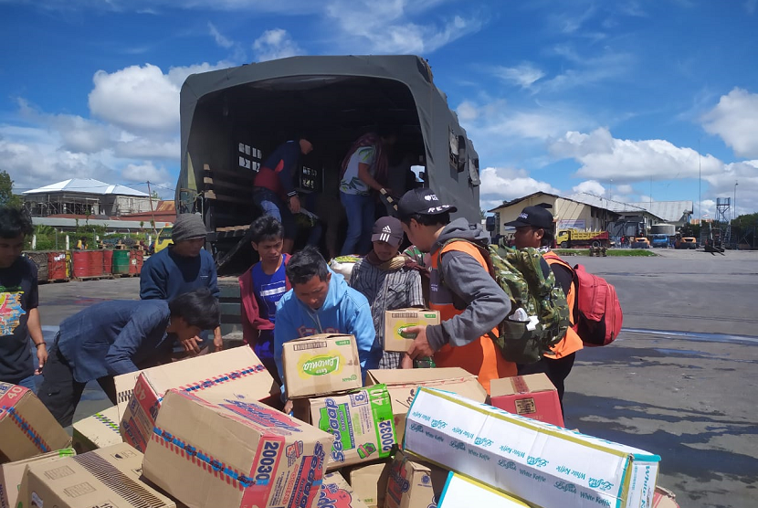 Tim kemanusiaan Rumah Zakat Action tiba di Wamena.