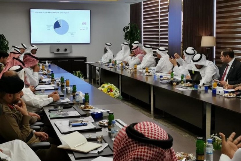 Tim kerja gabungan Arab Saudi melaksanakan pertemuan di Kementerian Haji dan Umrah, Selasa (18/2). 