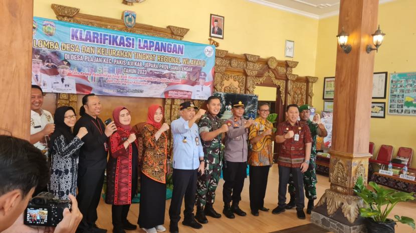 Tim klarifikasi lapangan dari kemendagri mengunjungi Desa Plajan di Jepara Jawa Tengah.