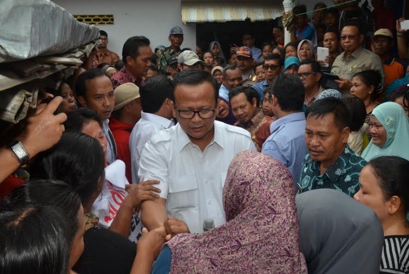 Tim Komisi VI mendengar aspirasi nelayan Brebes.