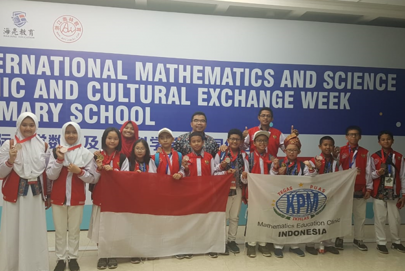 Tim KPM mengikuti IMSO 2018 di Zheijiang.