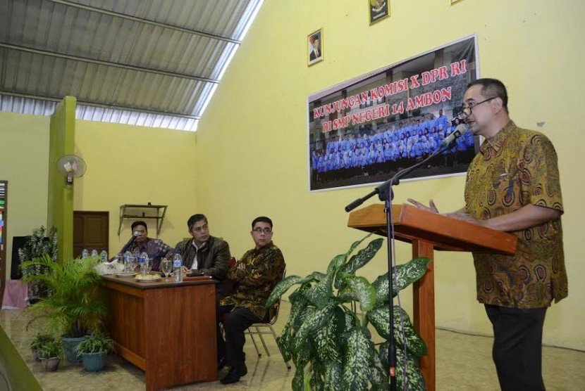 Tim Kunker Komisi X meninjau SMP,SMK,SMA Negeri unggulan di Maluku, Sabtu (30/7).