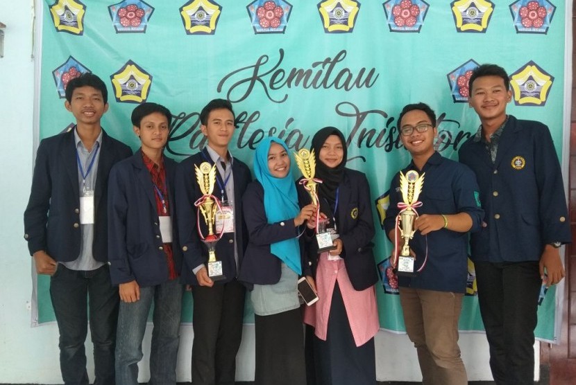 Tim mahasiswa IPB berhasil merebut tiga piala di ajang Kemilau Rafflesia Inisiator 2018.