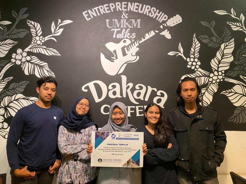 Tim mahasiswa IPB University  berhasil meraih dana hibah penelitian dari Asosiasi Pengelola Rajungan Indonesia (APRI). 