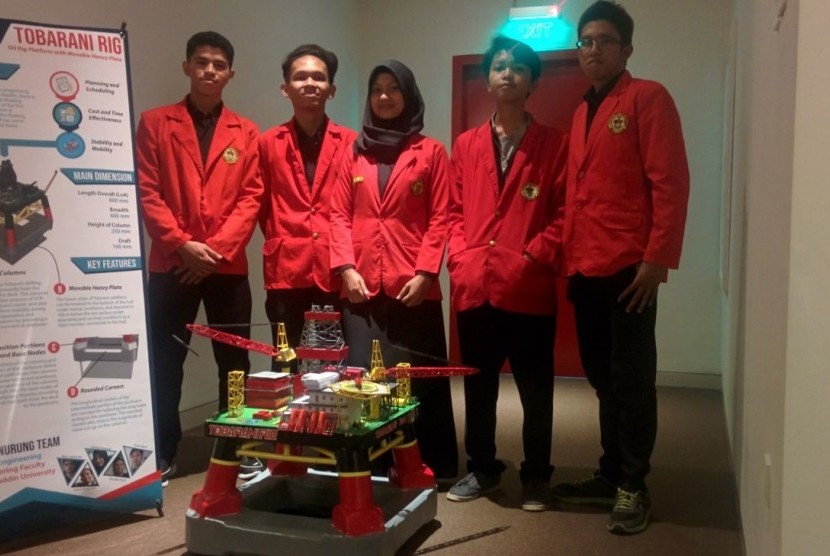 Tim mahasiswa Unhas, Tumanurung Team mengikuti kompetisi OCEANO 2018 di ITS Surabaya dan berhasil unggul sebagai juara pertama. 