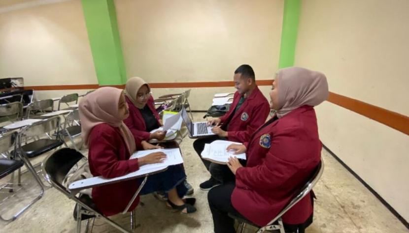  Tim mahasiswa Universitas Muhammadiyah Malang (UMM) membuat terobosan dengan memanfaatkan limbah udang menjadi penyedap rasa. 