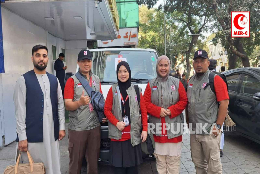 Tim MER-C salurkan bantuan di pedalaman Kunar Afghanistan.