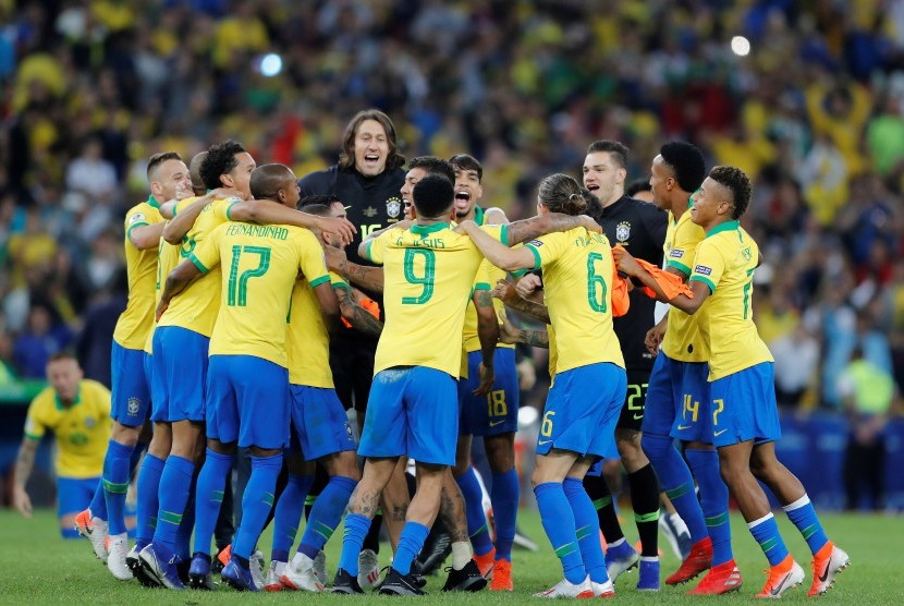 Tim Nasional Brasil berhasil menjuarai Copa America 2019.(EPA) Copa America 2020 diundur setahun menjadi 2021.