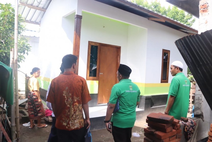 Tim NU Care-Lazisnu bersama Indomaret meninjau lokasi program pembangunan Hunian Sementara di Tegalselagas, Sandubaya, Kota Mataram.