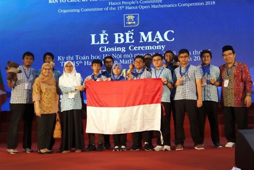 Tim Olimpiade Matematika Indonesia meraih hasil luar biasa pada ajang Hanoi Open Mathematics Competition (HOMC) ke-15 pada 26-30 Maret 2018, di Hanoi, Vietnam. 