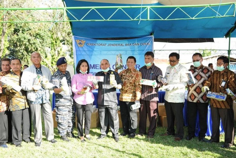  Tim Panja Penerimaan Negara Komisi XI DPR RI mengapresiasi Kantor Pengawasan dan Pelayanan Bea dan Cukai (KPPBC) Tipe Pratama Pantoloan, Palu, Sulawesi Tengah (Sulteng).