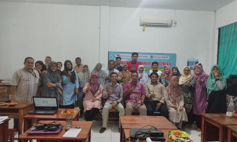  Tim Pembelajaran Jarak Jauh (PJJ) Kampus Digital Kreatif Universitas BSI (Bina Sarana Informatika) berikan pelatihan dalam menerapkan sistem pembelajaran berbasis e-learning. Kegiatan ini dilaksanakan di SMK Negeri 6 Kabupaten Tangerang, pada Jumat (18/11/2022) silam. 